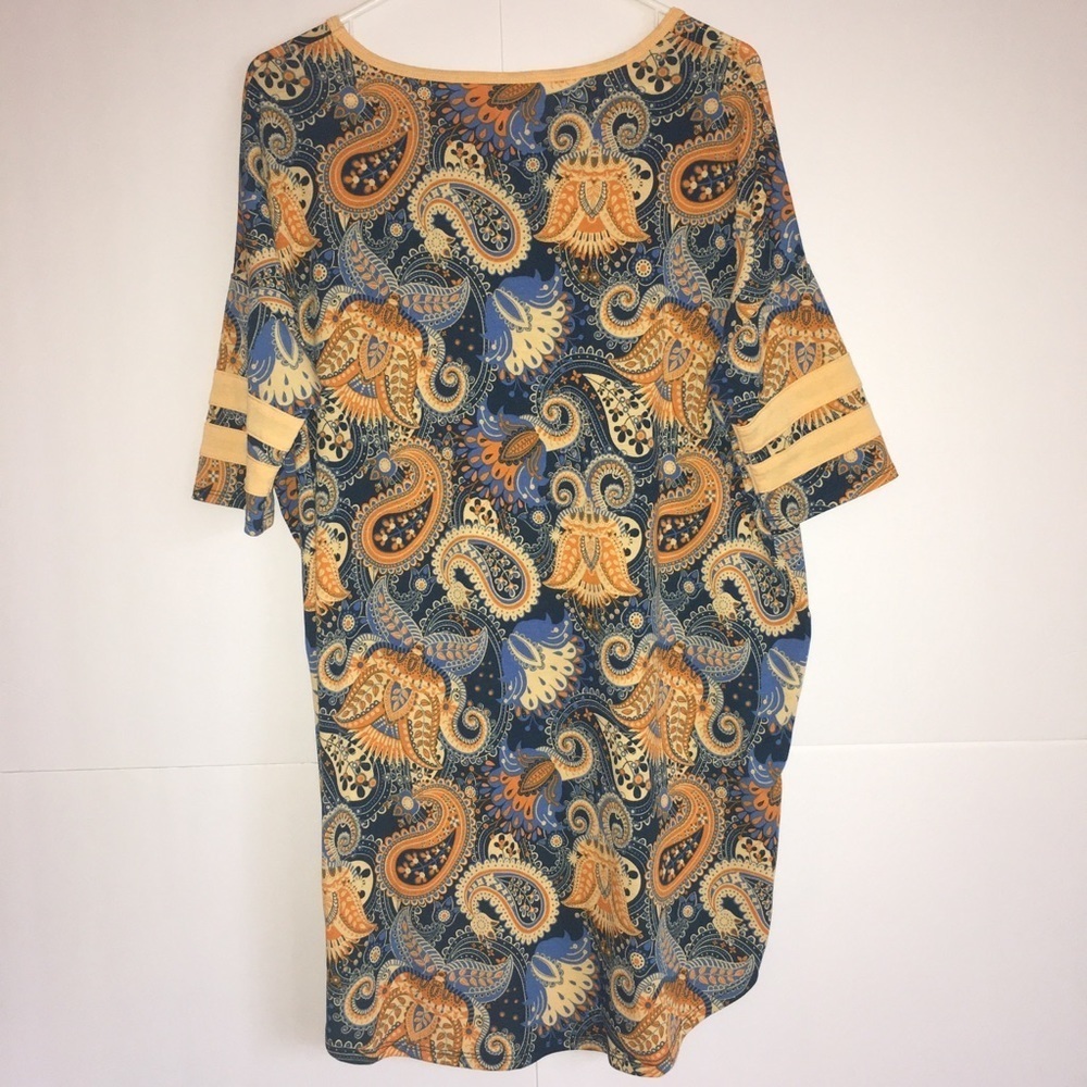 LuLaRoe Paisley Ringer Sleeve Tee - Picture 3 of 3